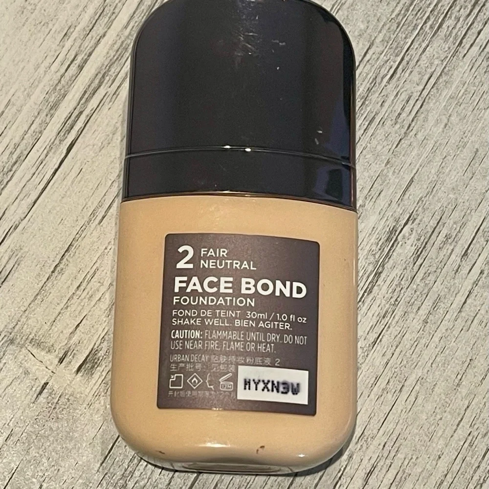Urban Decay Face Bond Self-Setting Waterproof Foundation(# 2 Fair Neutral Shade) - Picture 1 of 6